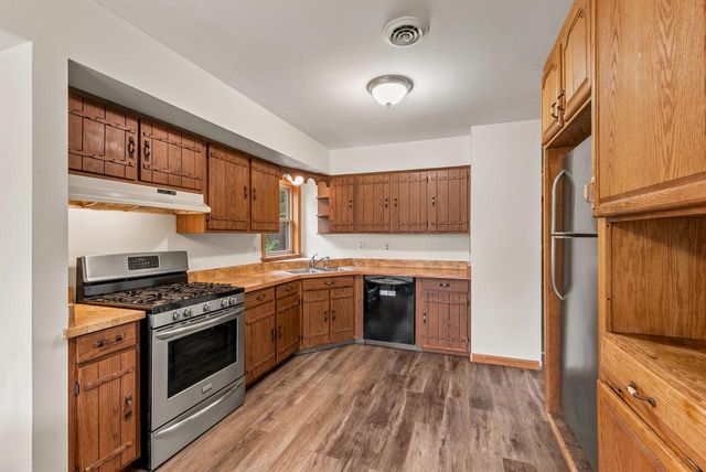 8025 N 66th STREET, Brown Deer, WI 53223