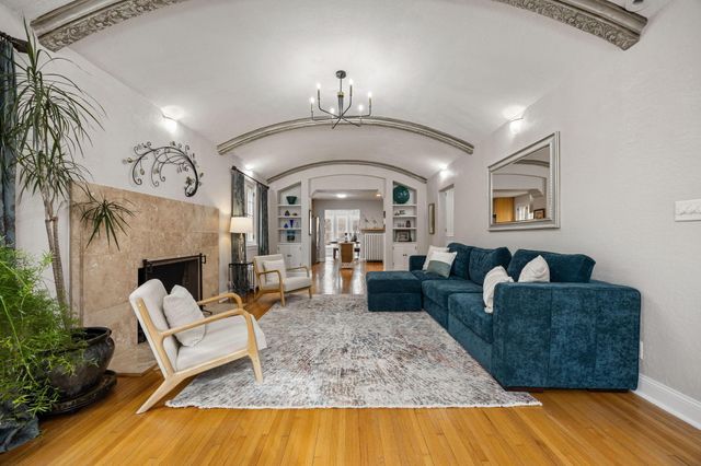 1204 Cedar Lake Road S, Minneapolis, MN 55416