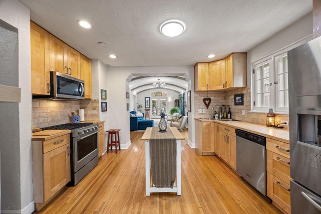 1204 Cedar Lake Road S, Minneapolis, MN 55416