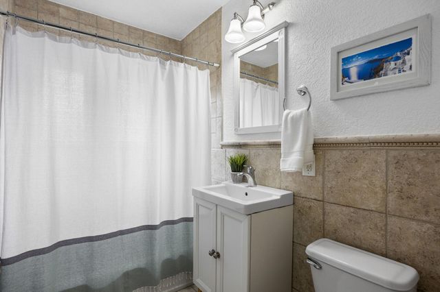 1204 Cedar Lake Road S, Minneapolis, MN 55416