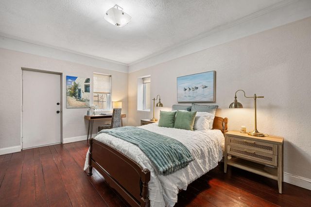 1204 Cedar Lake Road S, Minneapolis, MN 55416