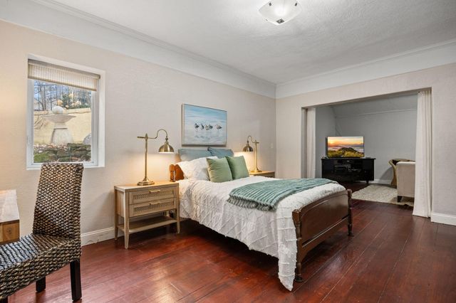 1204 Cedar Lake Road S, Minneapolis, MN 55416