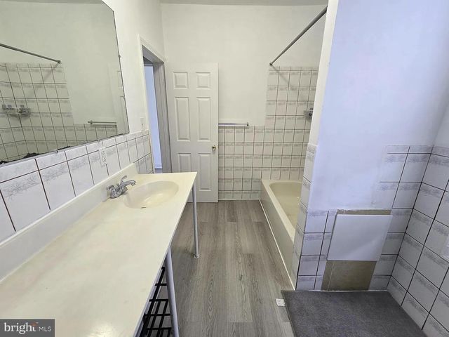 1009 W SUSQUEHANNA AVE, Philadelphia, PA 19122