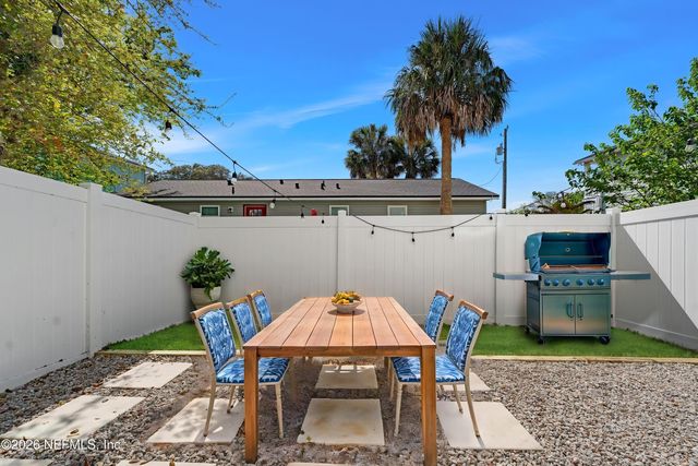 128 S 10TH Street, Jacksonville Beach, FL 32250