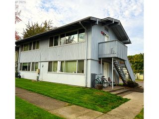 2064 W 17TH Ave, Eugene, OR 97402