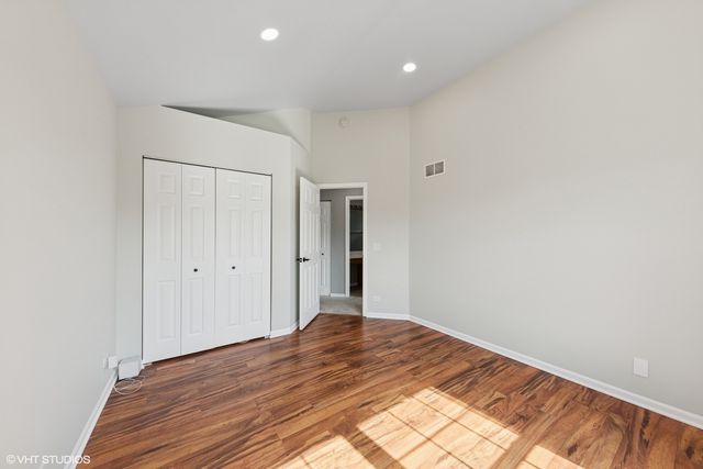 2239 N Aster Place, Round Lake Beach, IL 60073