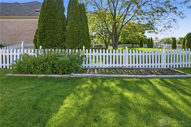 2266 Charleston Way, Beavercreek, OH 45431
