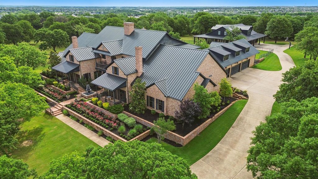 1096 Roadrunner Road, Bartonville, TX 76226