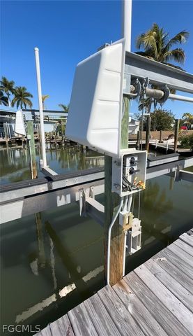 3780 Coconut DR, St James City, FL 33956