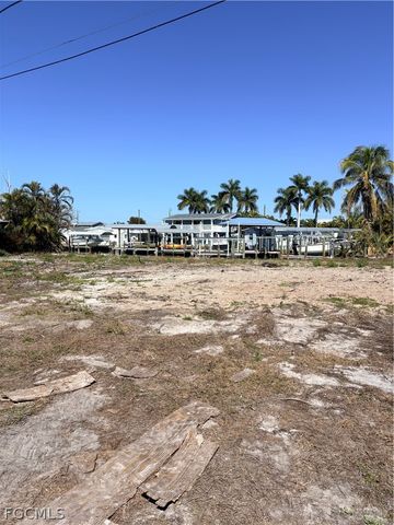 3780 Coconut DR, St James City, FL 33956