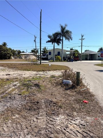 3780 Coconut DR, St James City, FL 33956