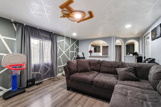 4301 Blake Road SW TRLR 40, Albuquerque, NM 87121