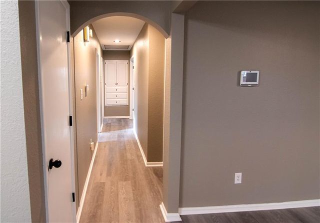 209 Williamsburg Drive, Blue Springs, MO 64014