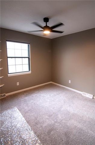 209 Williamsburg Drive, Blue Springs, MO 64014