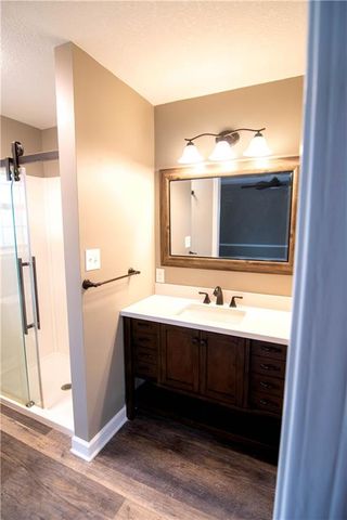 209 Williamsburg Drive, Blue Springs, MO 64014