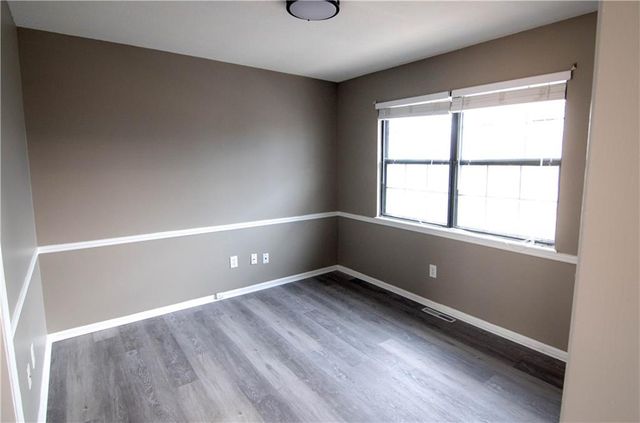 209 Williamsburg Drive, Blue Springs, MO 64014