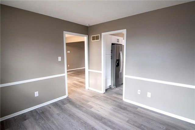 209 Williamsburg Drive, Blue Springs, MO 64014