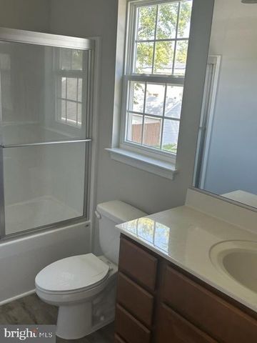 202 BEND FARM RD, Fredericksburg, VA 22408