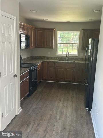 202 BEND FARM RD, Fredericksburg, VA 22408