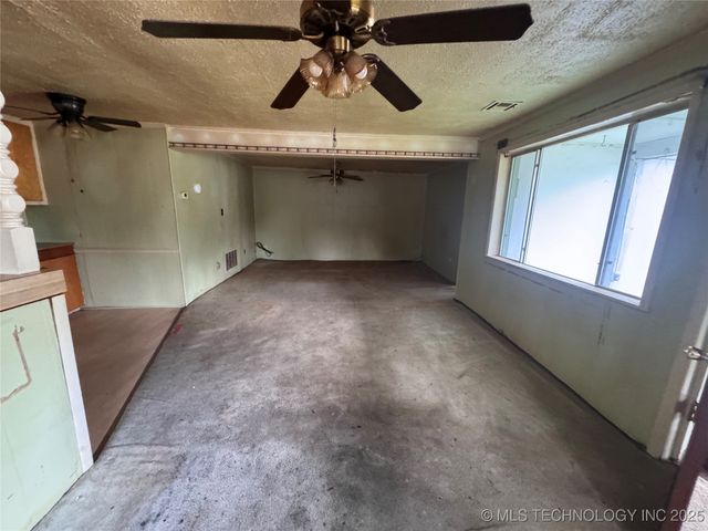 610 N 14th Street, Collinsville, OK 74021