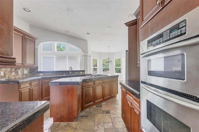 14115 Norhill Pointe Drive, Houston, TX 77044