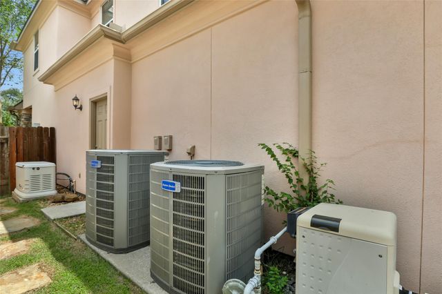 14115 Norhill Pointe Drive, Houston, TX 77044