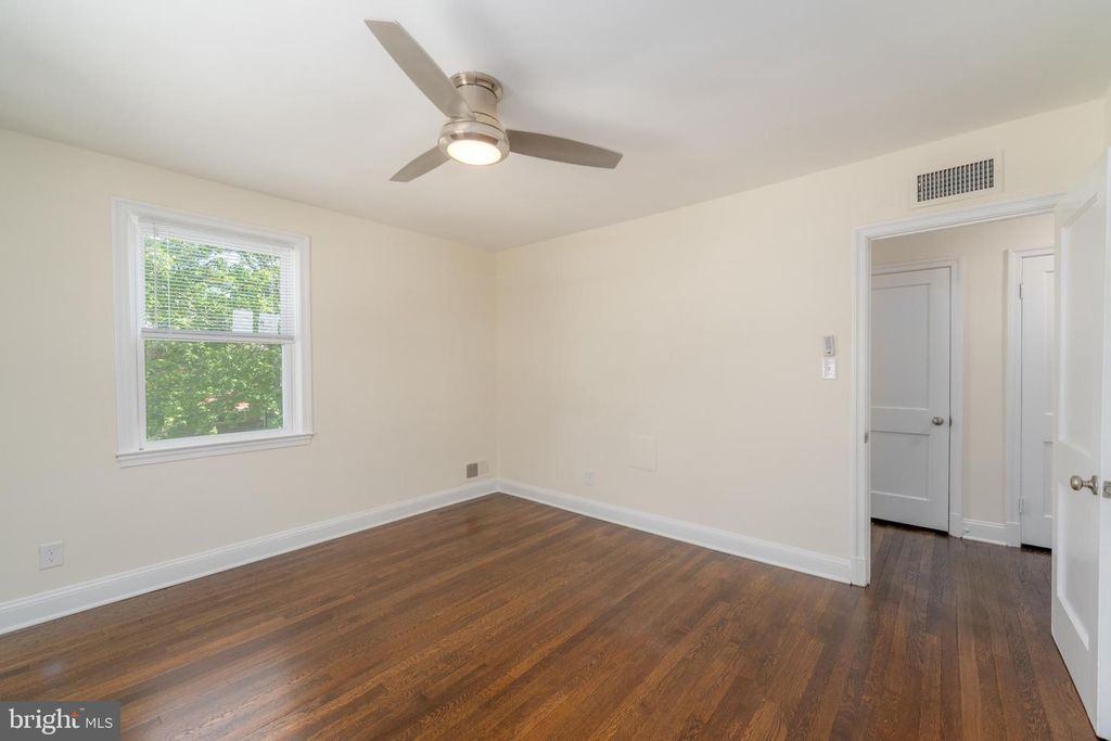 Image 18 of property listing at 3255 YOSEMITE AVE, Baltimore, MD 21215