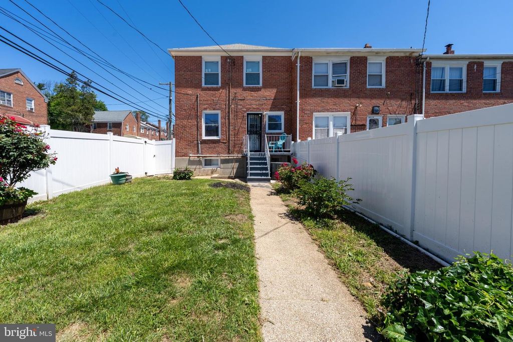 Image 37 of property listing at 3255 YOSEMITE AVE, Baltimore, MD 21215