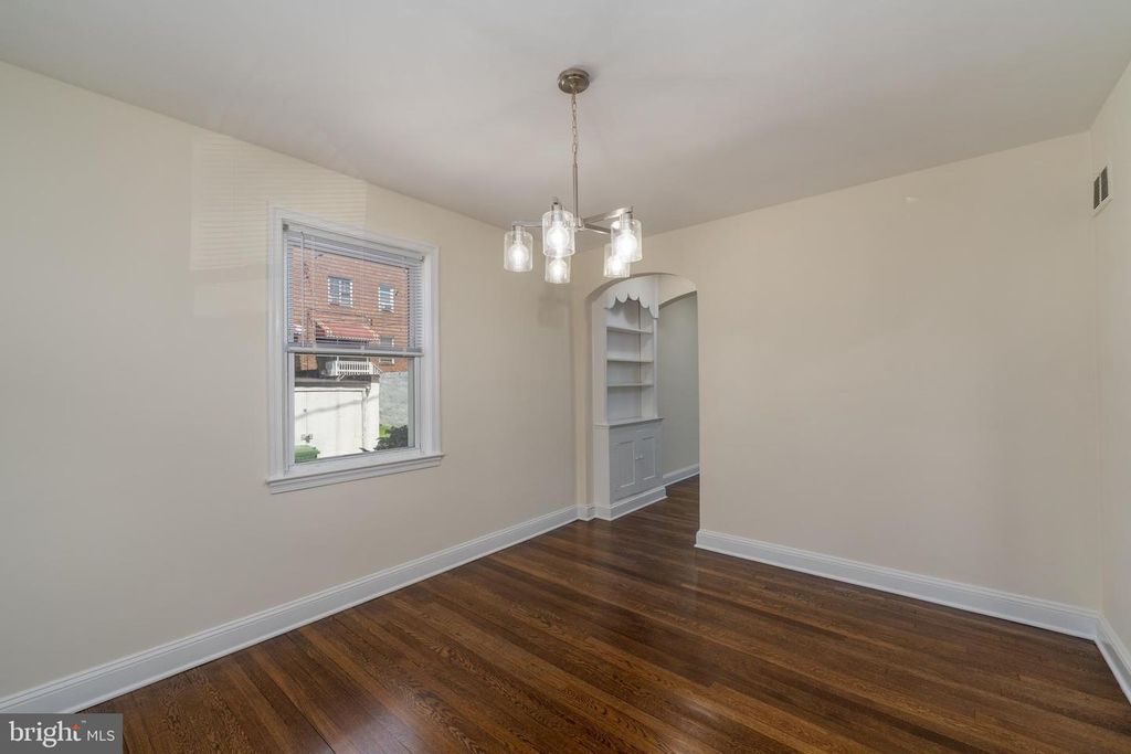 Image 9 of property listing at 3255 YOSEMITE AVE, Baltimore, MD 21215