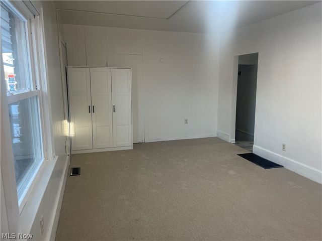 958 E Wilbeth Road Lower, Akron, OH 44306