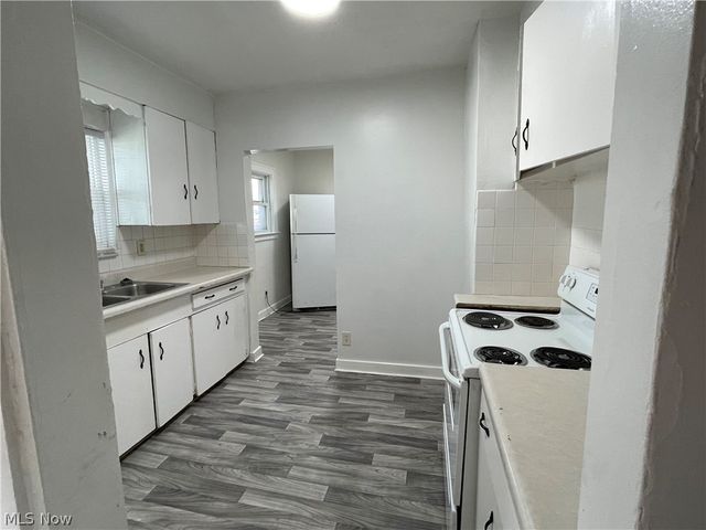 958 E Wilbeth Road Lower, Akron, OH 44306