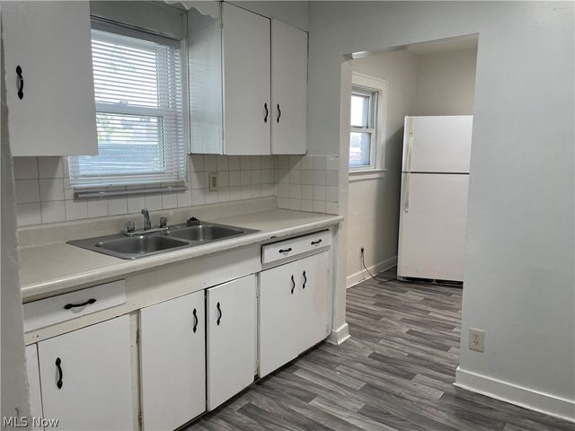 958 E Wilbeth Road Lower, Akron, OH 44306