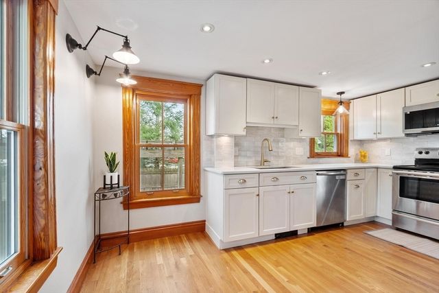 2 Lakeview Ave, Reading, MA 01867