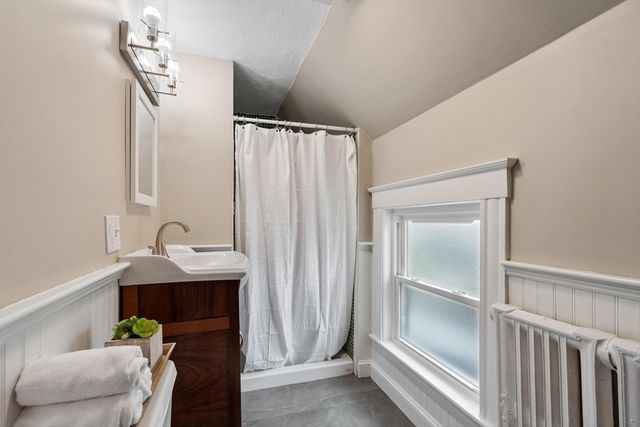 2 Lakeview Ave, Reading, MA 01867