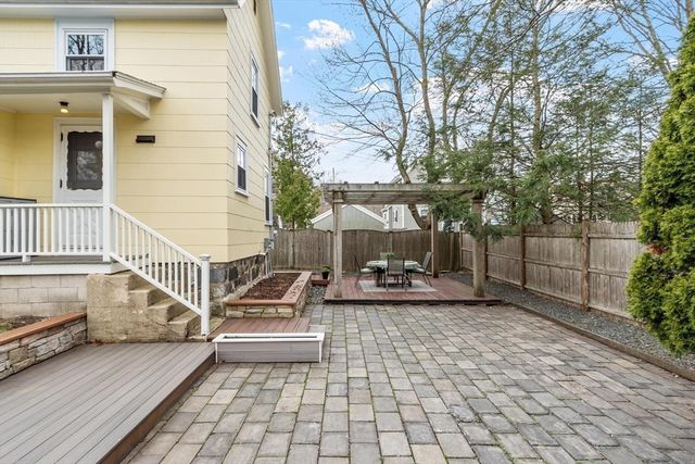 2 Lakeview Ave, Reading, MA 01867