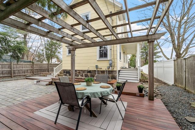 2 Lakeview Ave, Reading, MA 01867