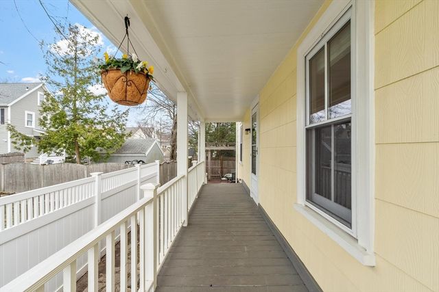 2 Lakeview Ave, Reading, MA 01867