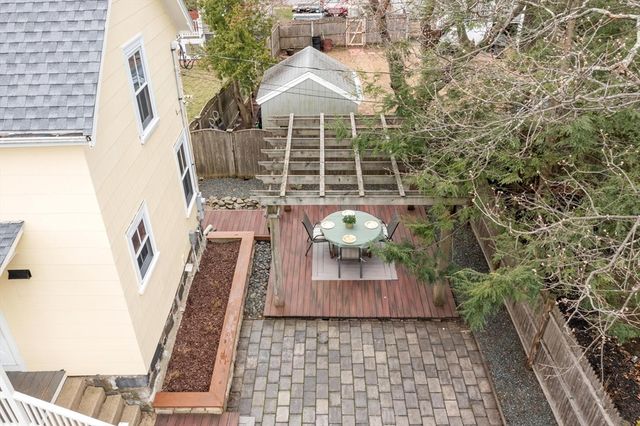 2 Lakeview Ave, Reading, MA 01867