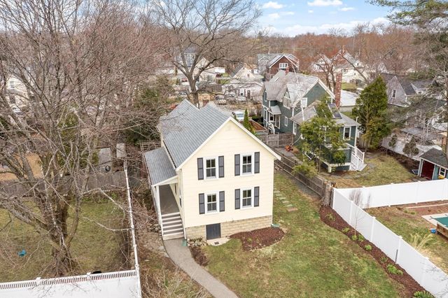 2 Lakeview Ave, Reading, MA 01867