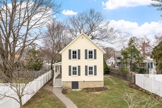 2 Lakeview Ave, Reading, MA 01867