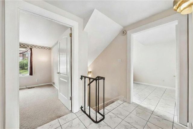 180 Springmeadow Dr, Upper St Clair, PA 15241