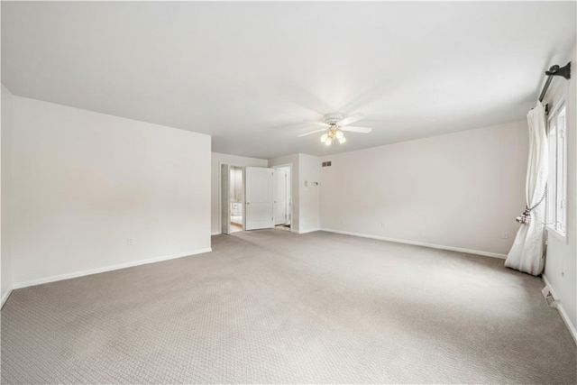 180 Springmeadow Dr, Upper St Clair, PA 15241