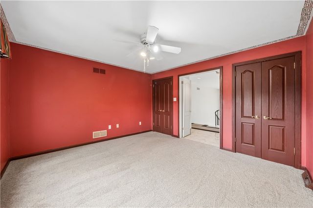 180 Springmeadow Dr, Upper St Clair, PA 15241