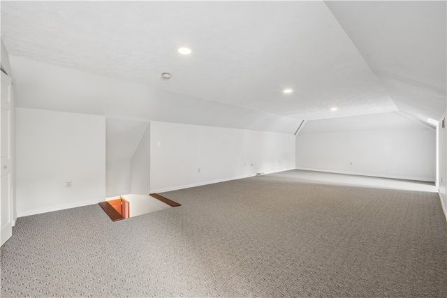 180 Springmeadow Dr, Upper St Clair, PA 15241