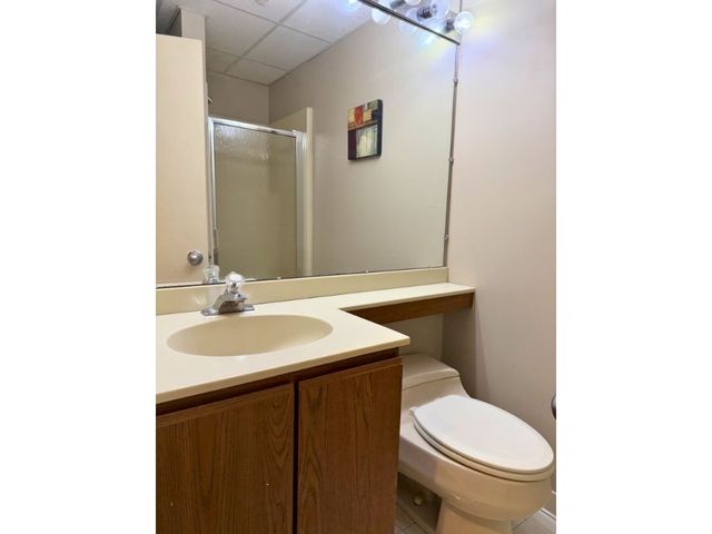 180 Springmeadow Dr, Upper St Clair, PA 15241