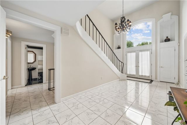 180 Springmeadow Dr, Upper St Clair, PA 15241