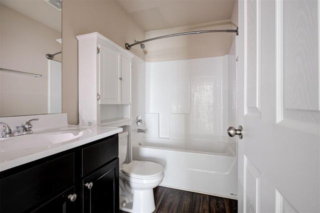 10207 Sussex Place, Oklahoma City, OK 73120