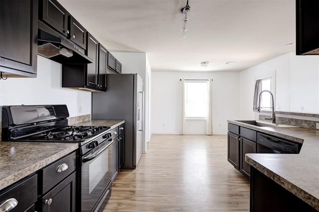 10207 Sussex Place, Oklahoma City, OK 73120