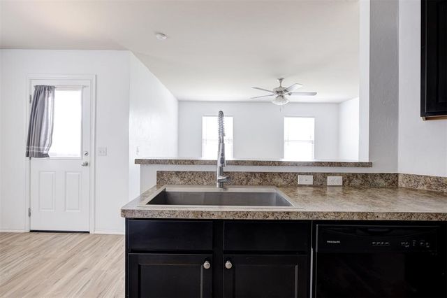 10207 Sussex Place, Oklahoma City, OK 73120