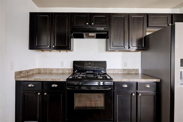 10207 Sussex Place, Oklahoma City, OK 73120